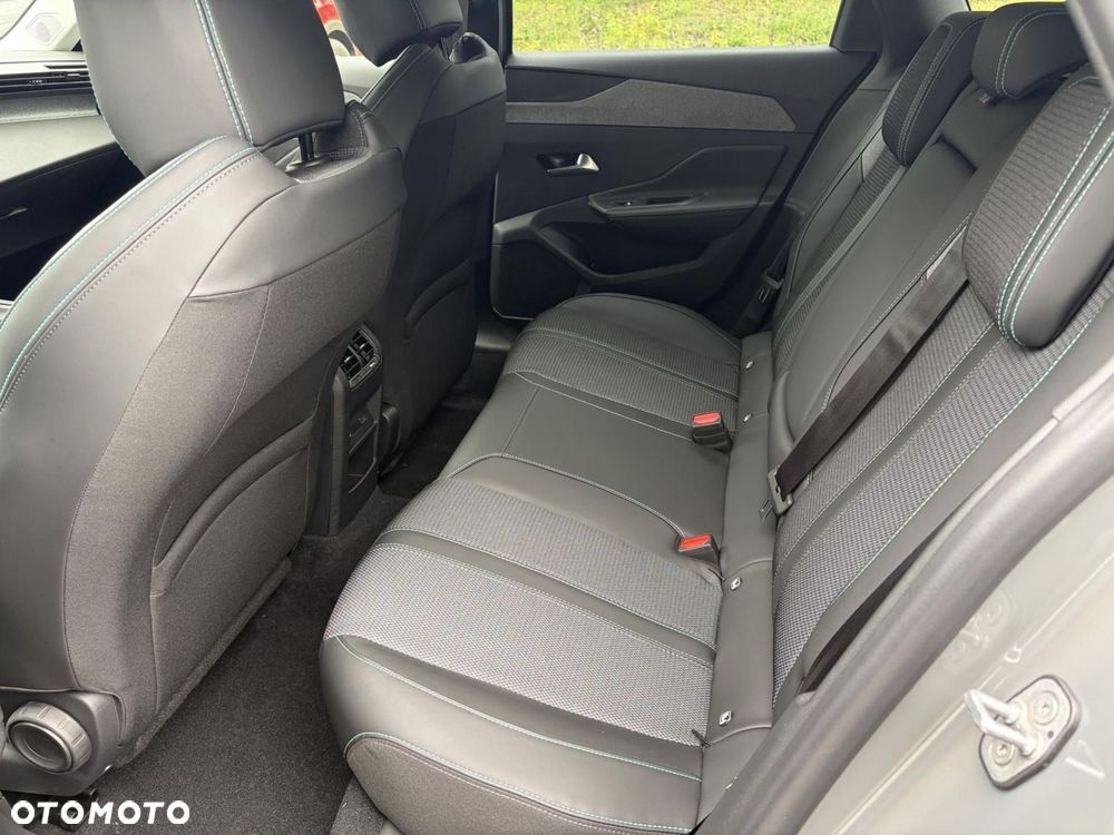 Peugeot 308 - 8