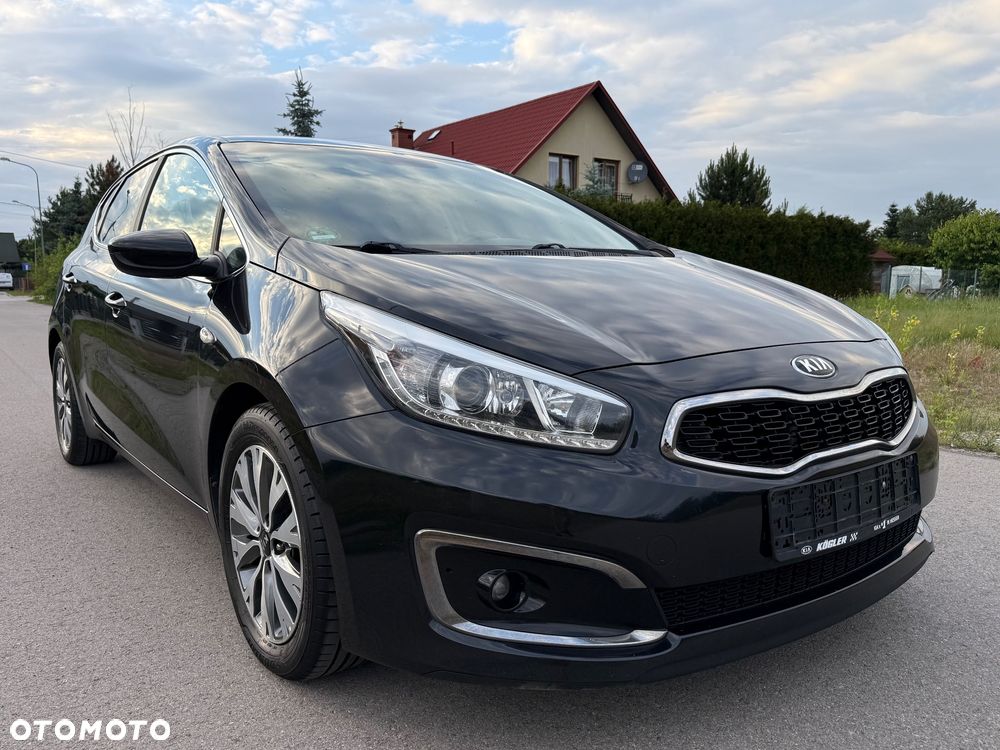 Kia Ceed 1.6 CRDi 136 ISG UEFA EURO 2016 - 6