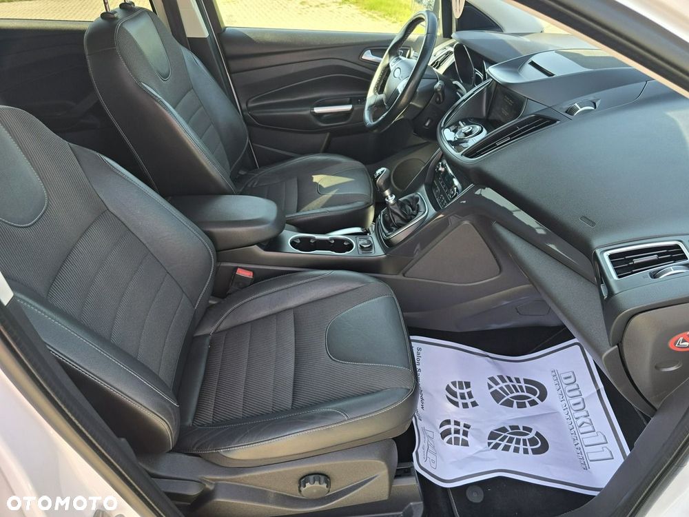 Ford Kuga - 24