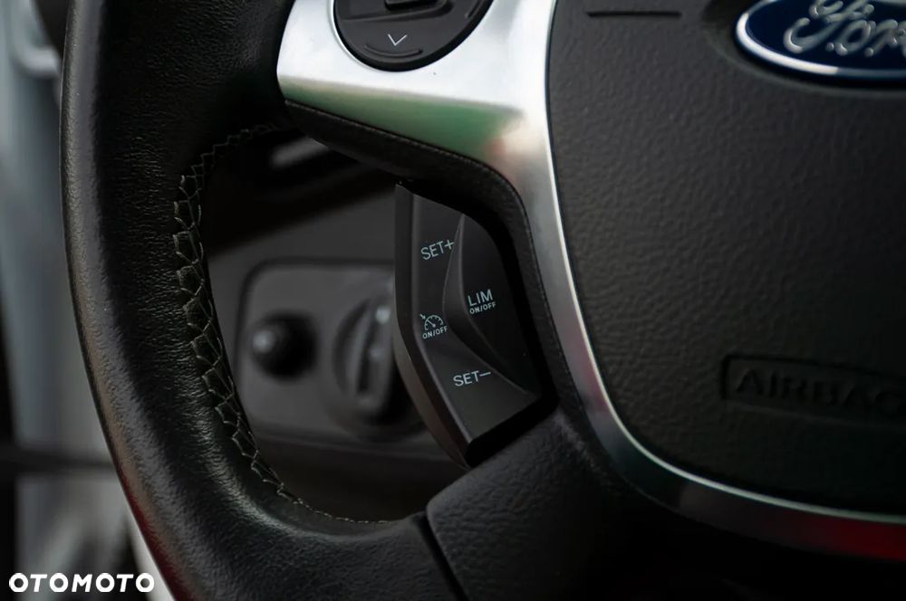 Ford Kuga - 29