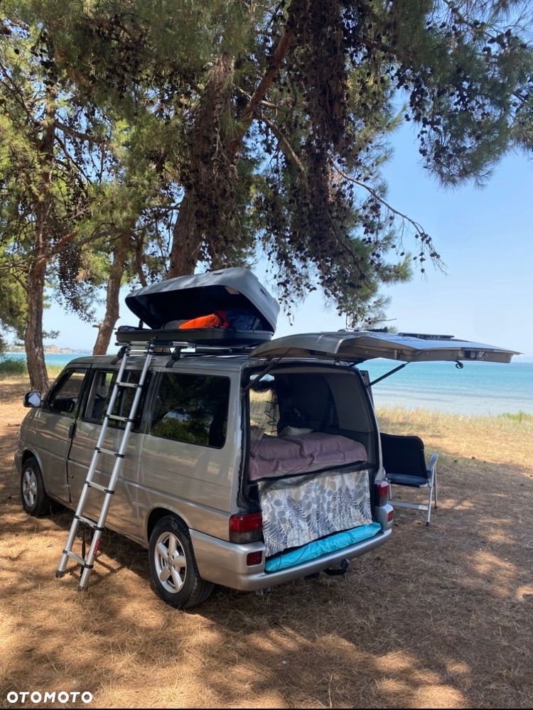 Volkswagen Caravelle - 12