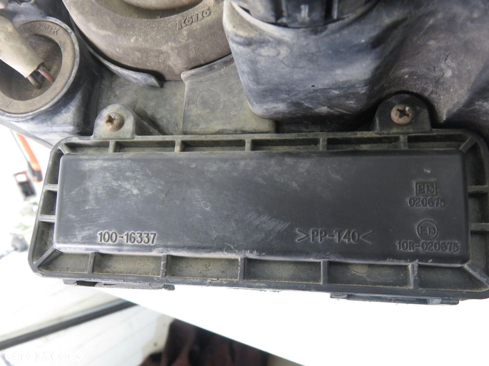 LAMPA PRAWA PRZEDNIA TOYOTA AVENSIS II T25 XENON - 15