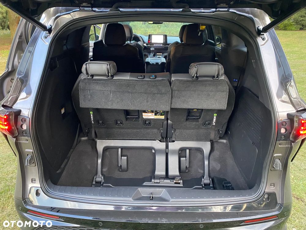 Toyota Sienna - 12