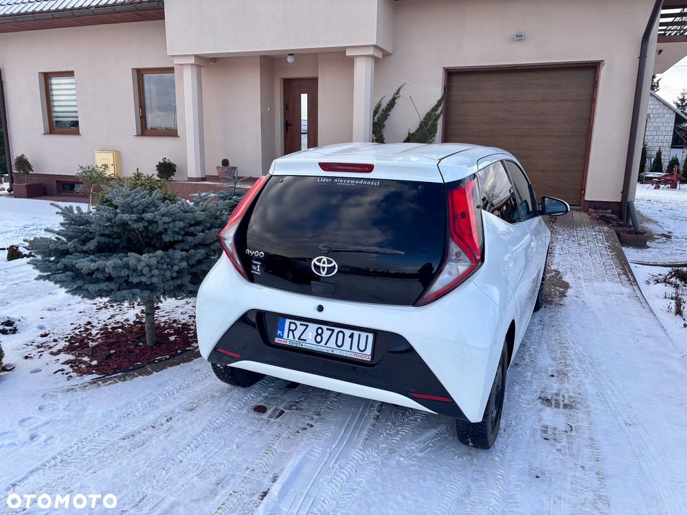 Toyota Aygo x-play - 4