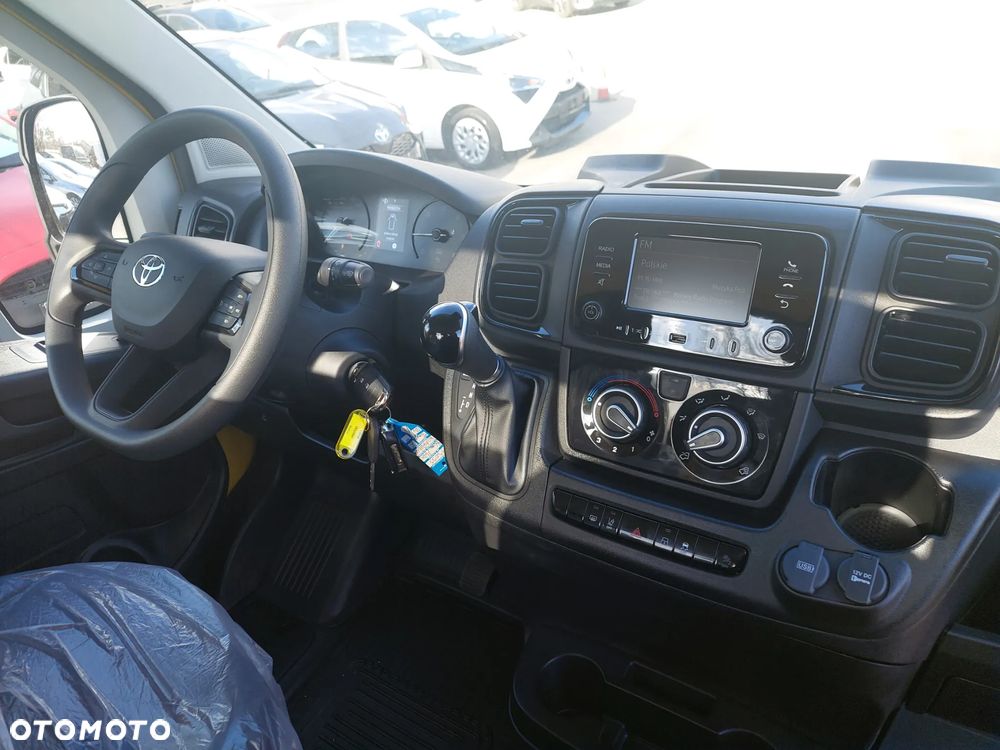Toyota Proace MAX - 27
