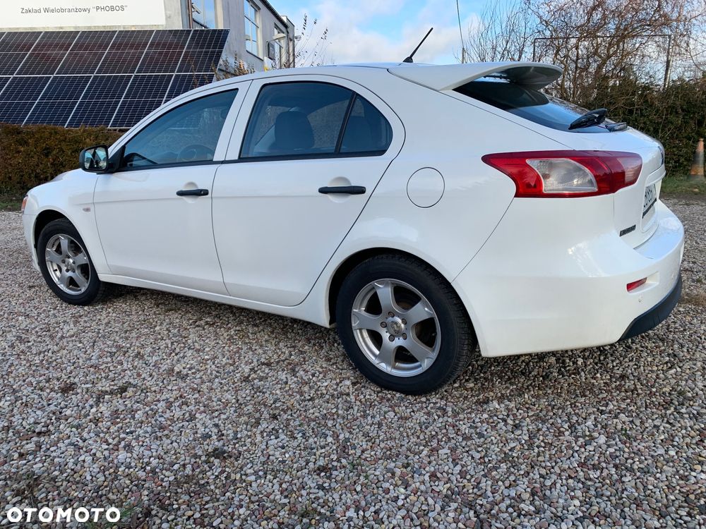 Mitsubishi Lancer 1.5 - 10