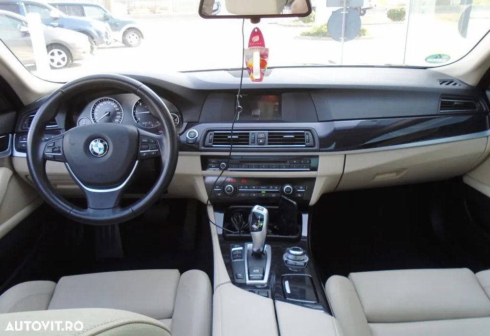 BMW Seria 5 520d Touring Aut. Modern Line - 7