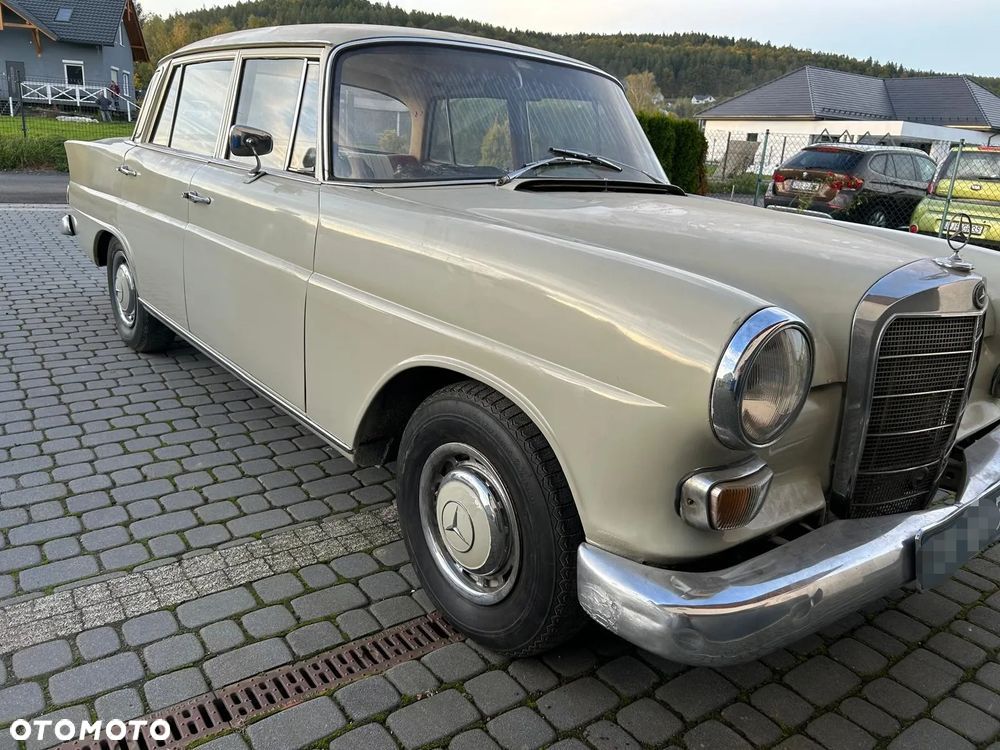 Mercedes-Benz Inny - 1