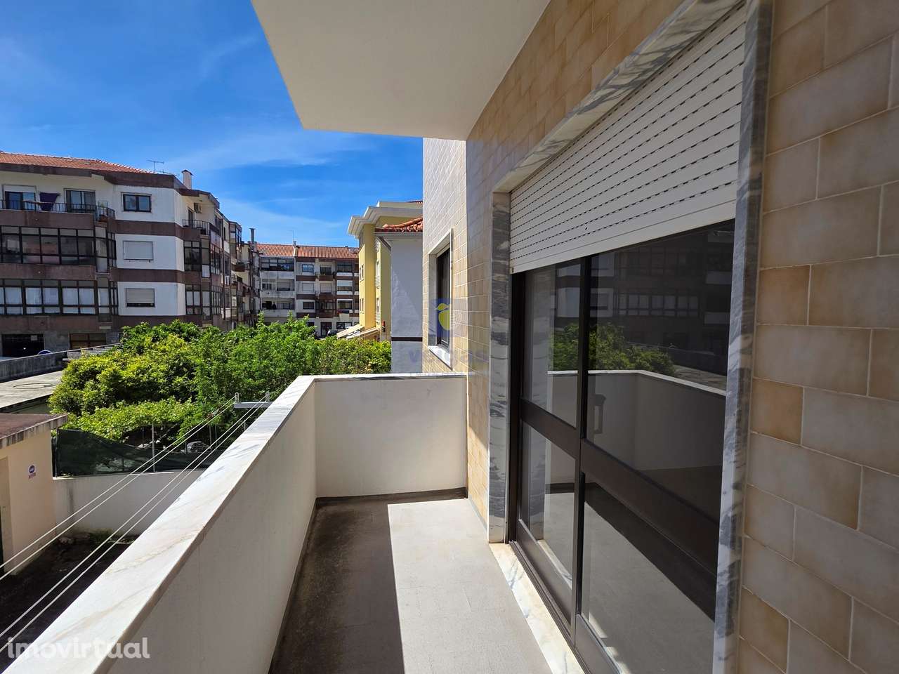 Apartamento T3 com garagem fechada, 1º andar sem elevador, entre a rot - Grande imagem: 4/18