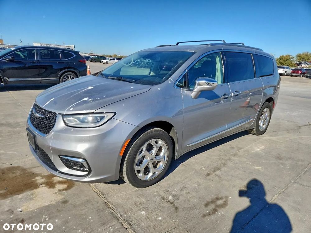 Chrysler Pacifica - 2