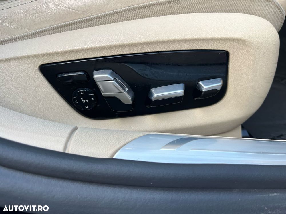 BMW Seria 7 730Ld xDrive - 28