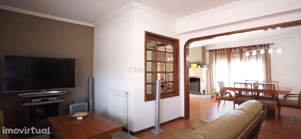 Moradia T4 com piscina - Grande imagem: 4/22