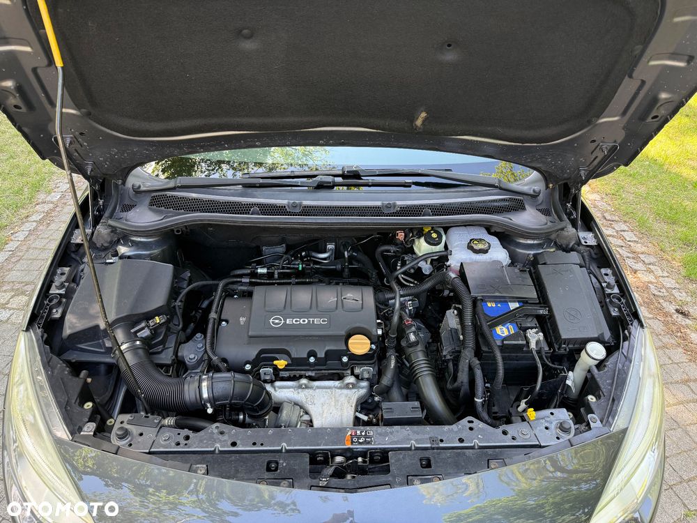 Opel Astra 1.4 Turbo Sport - 11