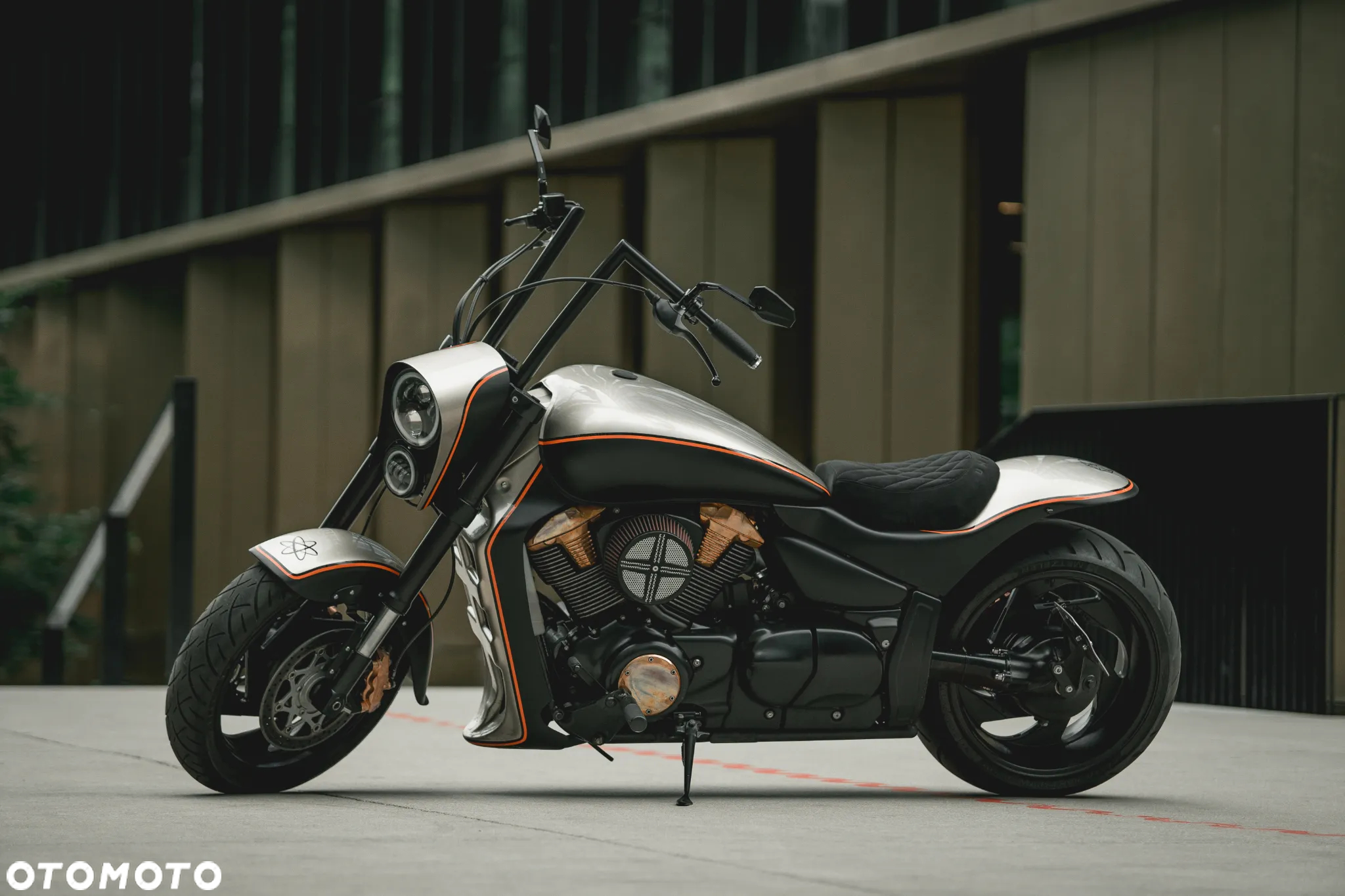 Suzuki Intruder - 6