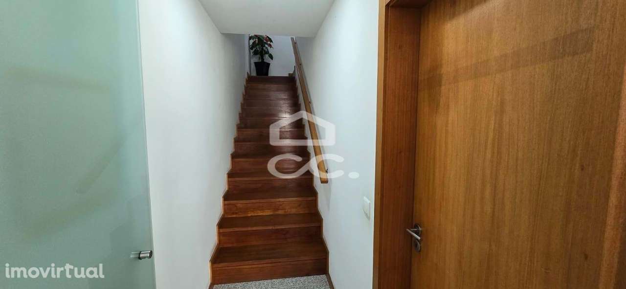 Moradia em Banda Restaurada T2+1 em Selho São Cristovão - Guimarães - Grande imagem: 5/21