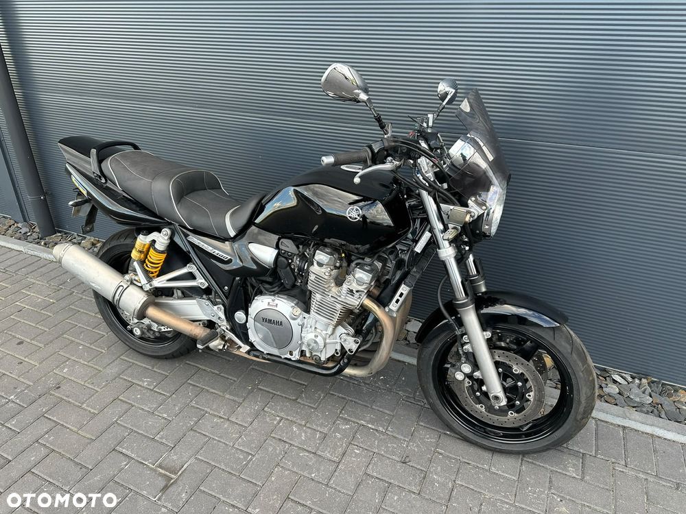 Yamaha XJR - 6