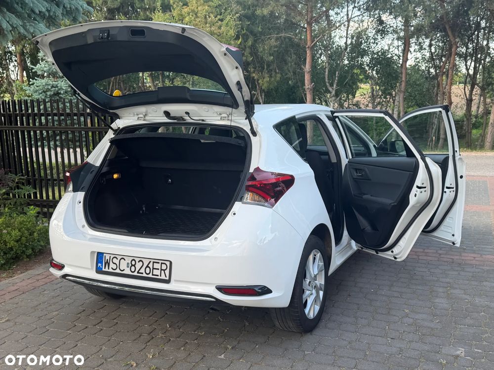 Toyota Auris - 12