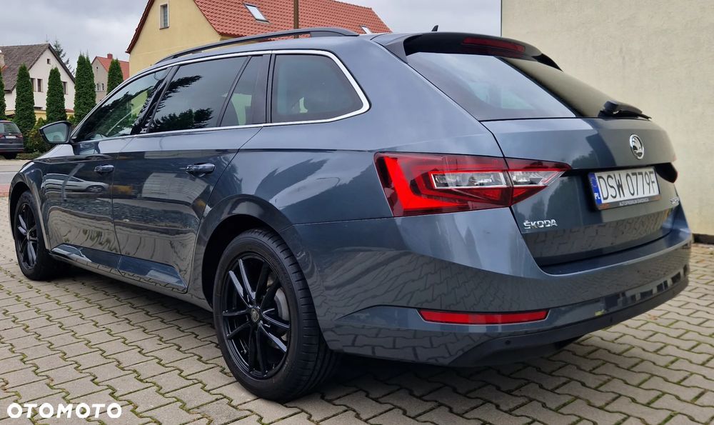 Skoda Superb 2.0 TDI DSG Style - 21