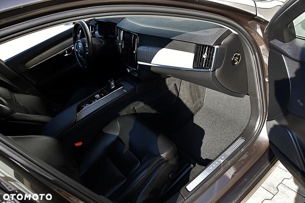 Volvo V90 Cross Country D4 AWD Pro - 19