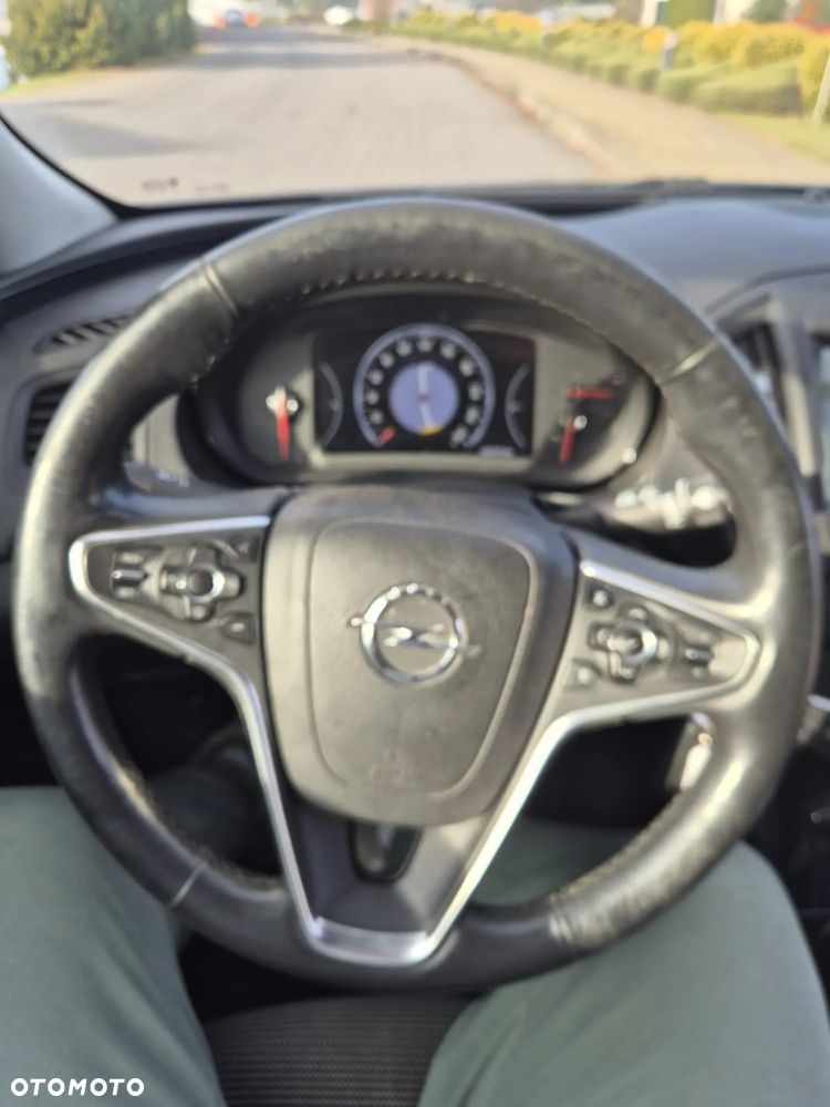 Opel Insignia - 10