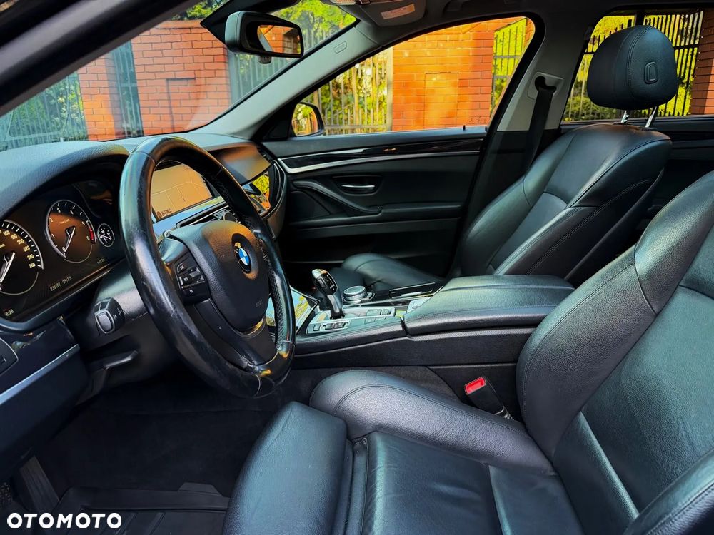 BMW Seria 5 520d xDrive - 27