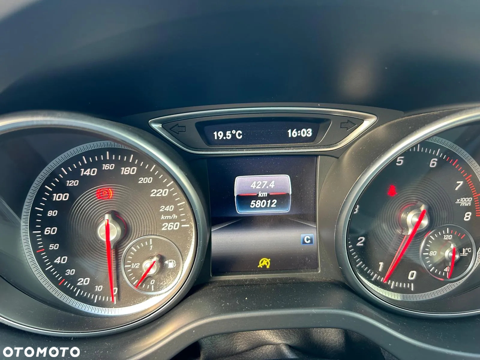Mercedes-Benz CLA Shooting Brake 180 SCORE - 27