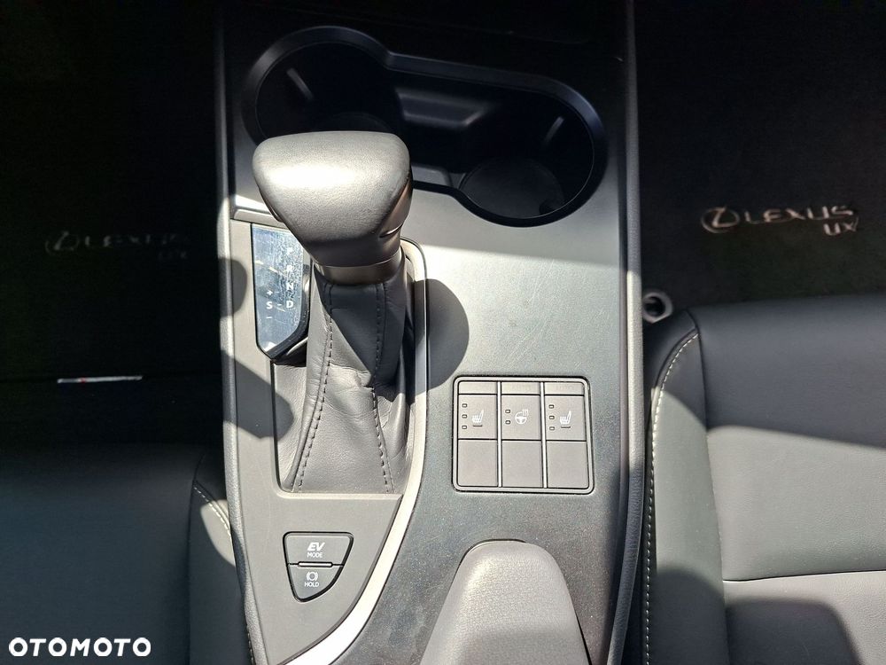 Lexus UX 250h GPF F Sport Design 2WD - 27