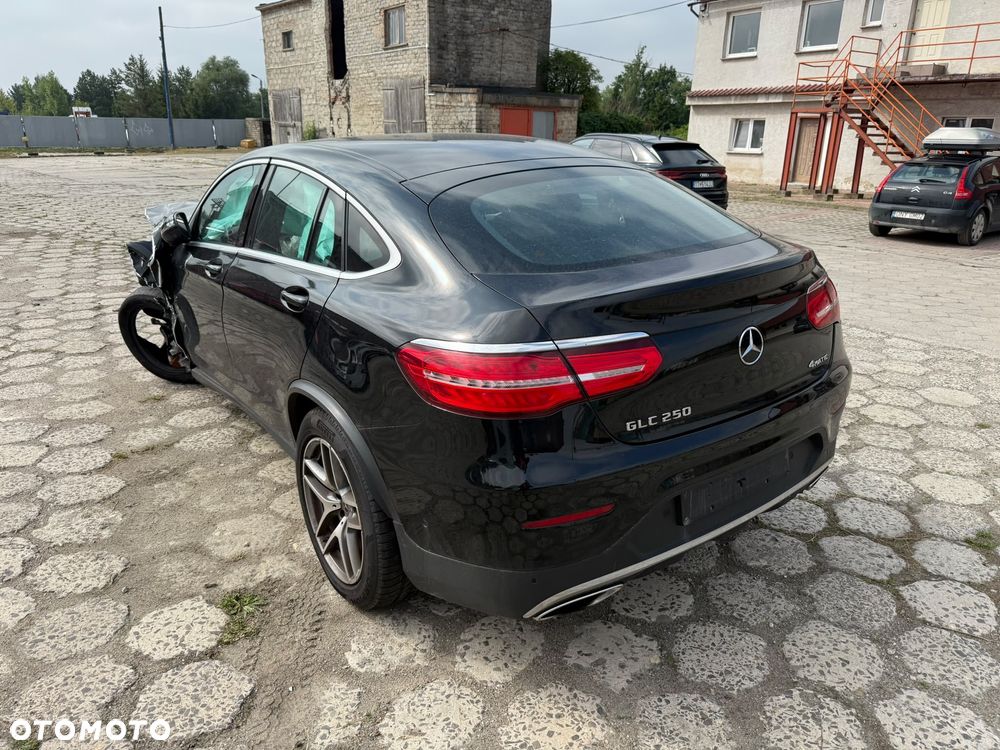 Mercedes-Benz GLC 250 4Matic 9G-TRONIC AMG Line - 5