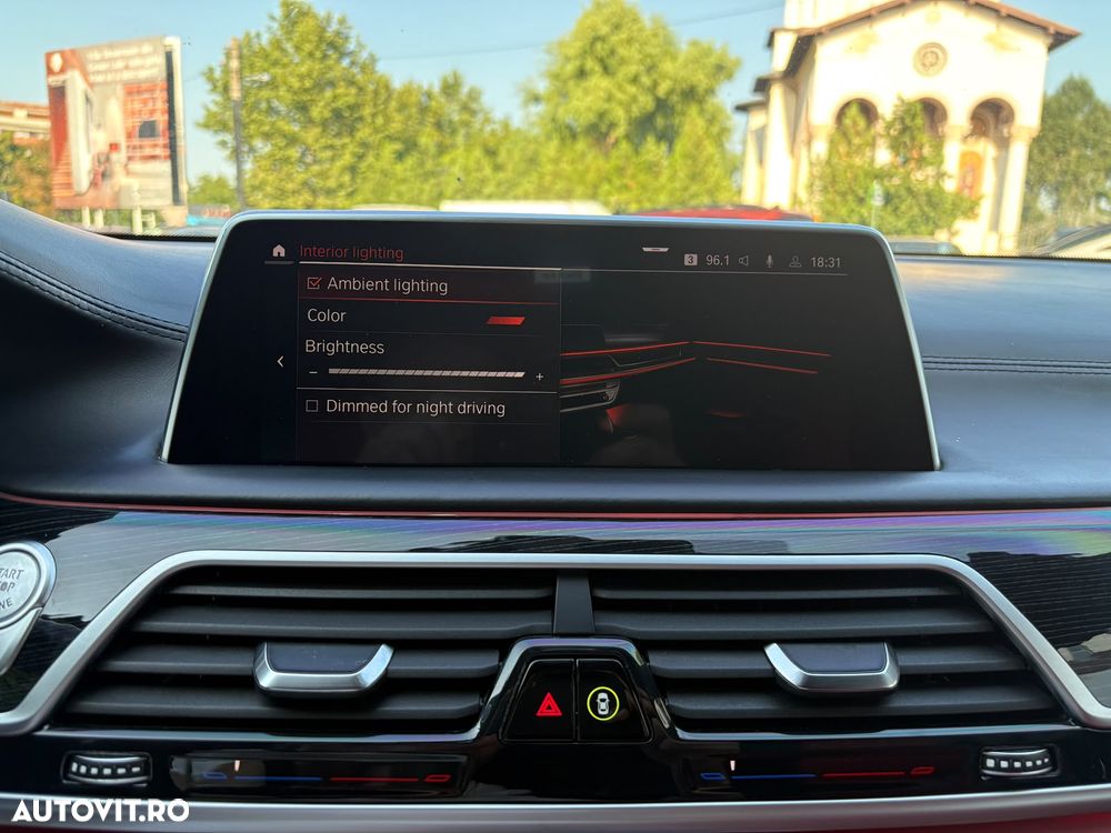 BMW Seria 7 740Li - 27