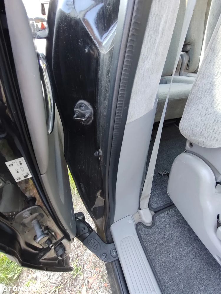 Kia Carnival - 19