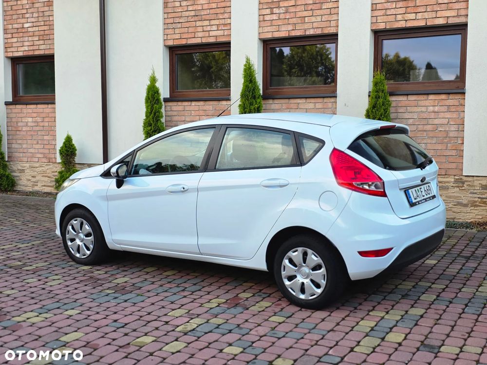 Ford Fiesta 1.25 Ambiente - 32