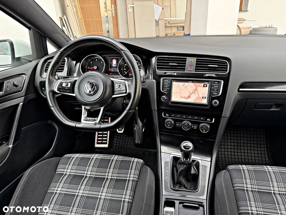 Volkswagen Golf GTD (BlueMotion Technology) - 21