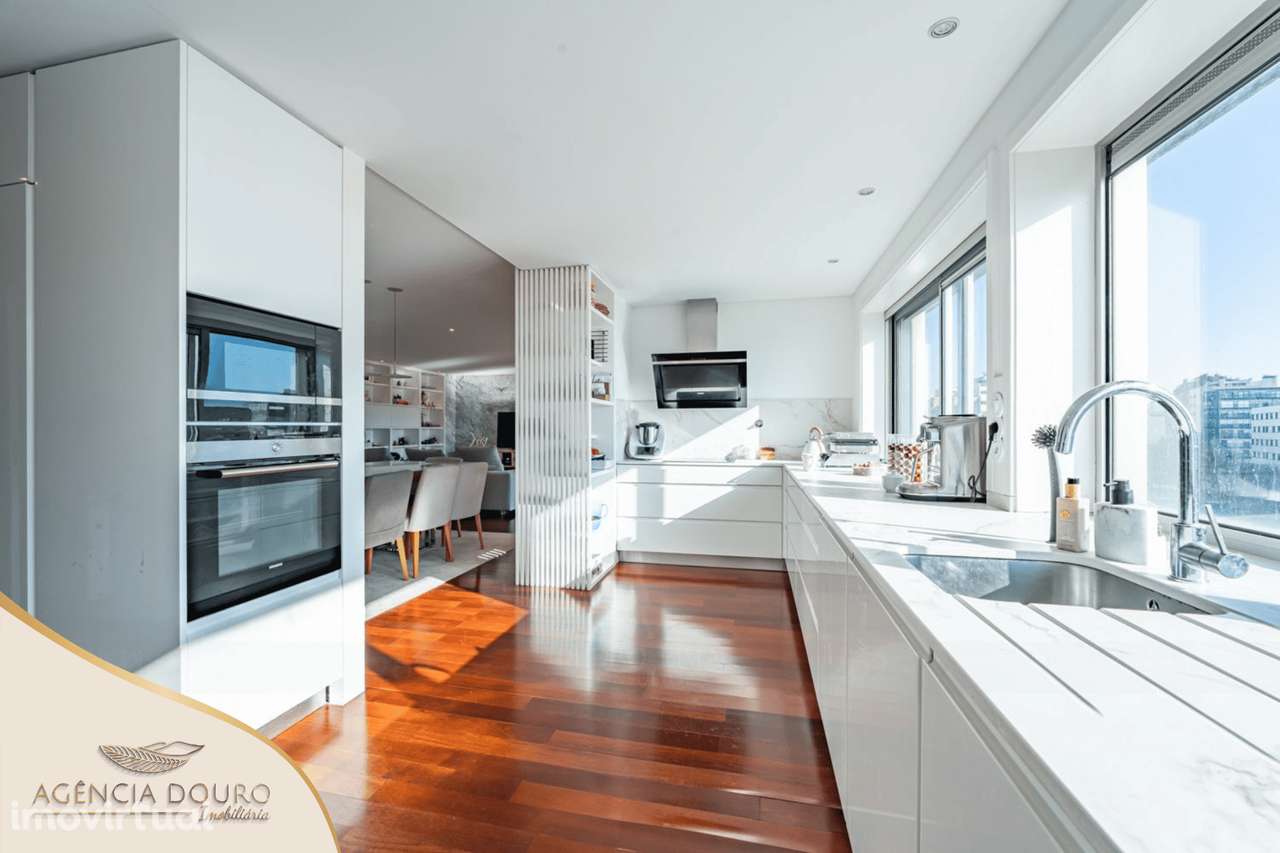 Apartamento T4 na 1ª linha do mar em Matosinhos - Grande imagem: 2/22