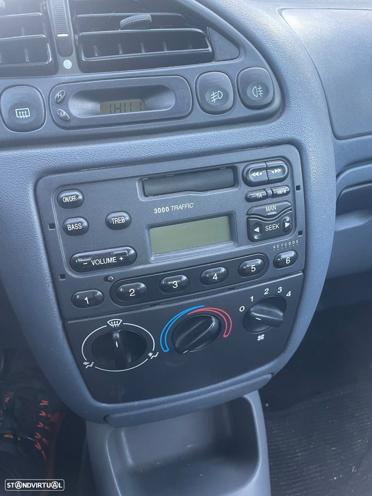 Ford Fiesta 1.25 Techno - 16