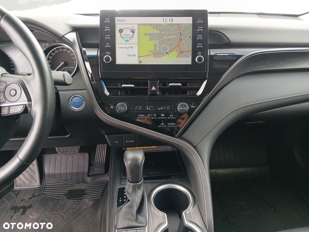 Toyota Camry 2.5 Hybrid Executive CVT - 29