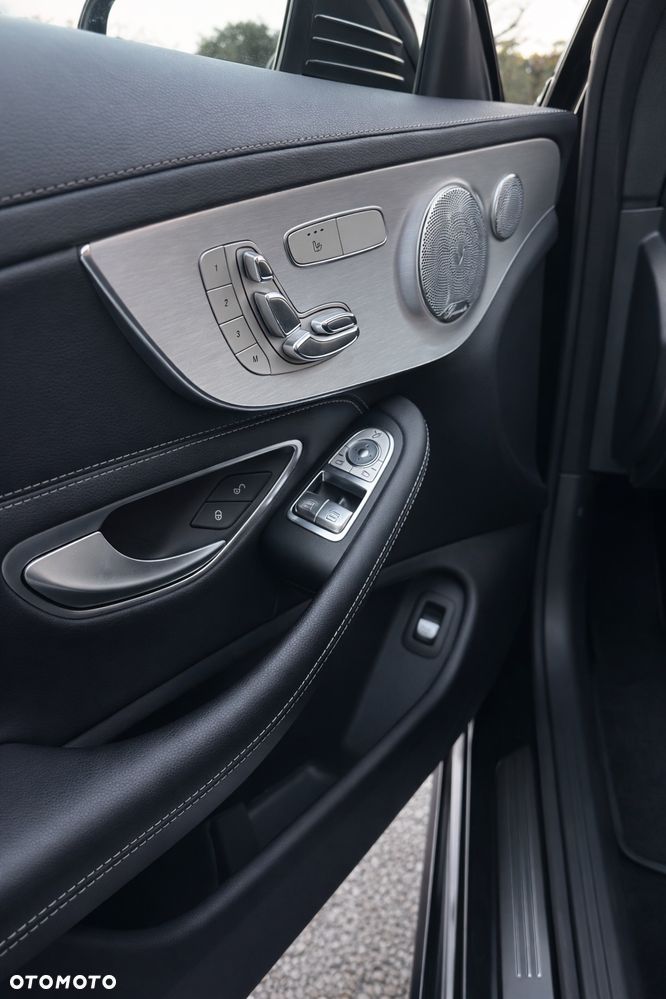Mercedes-Benz Klasa C AMG 43 4-Matic - 12