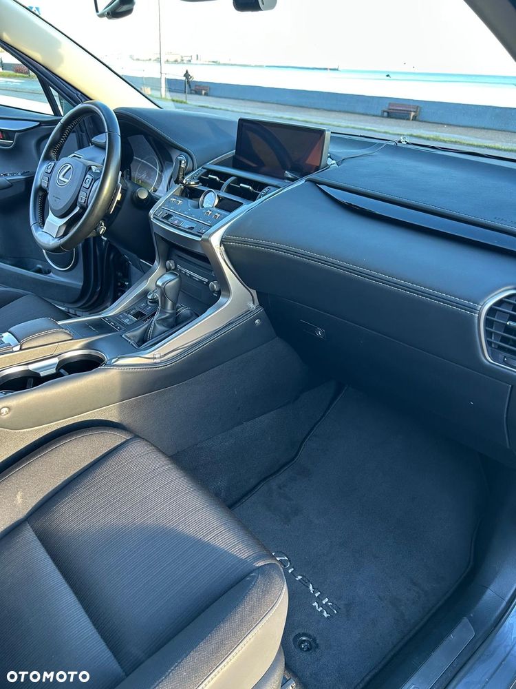 Lexus NX 300h Elegance Optimum AWD - 4