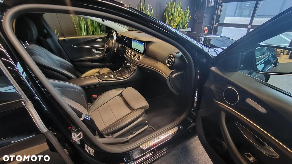 Mercedes-Benz Klasa E 220 d 4-Matic Avantgarde - 12