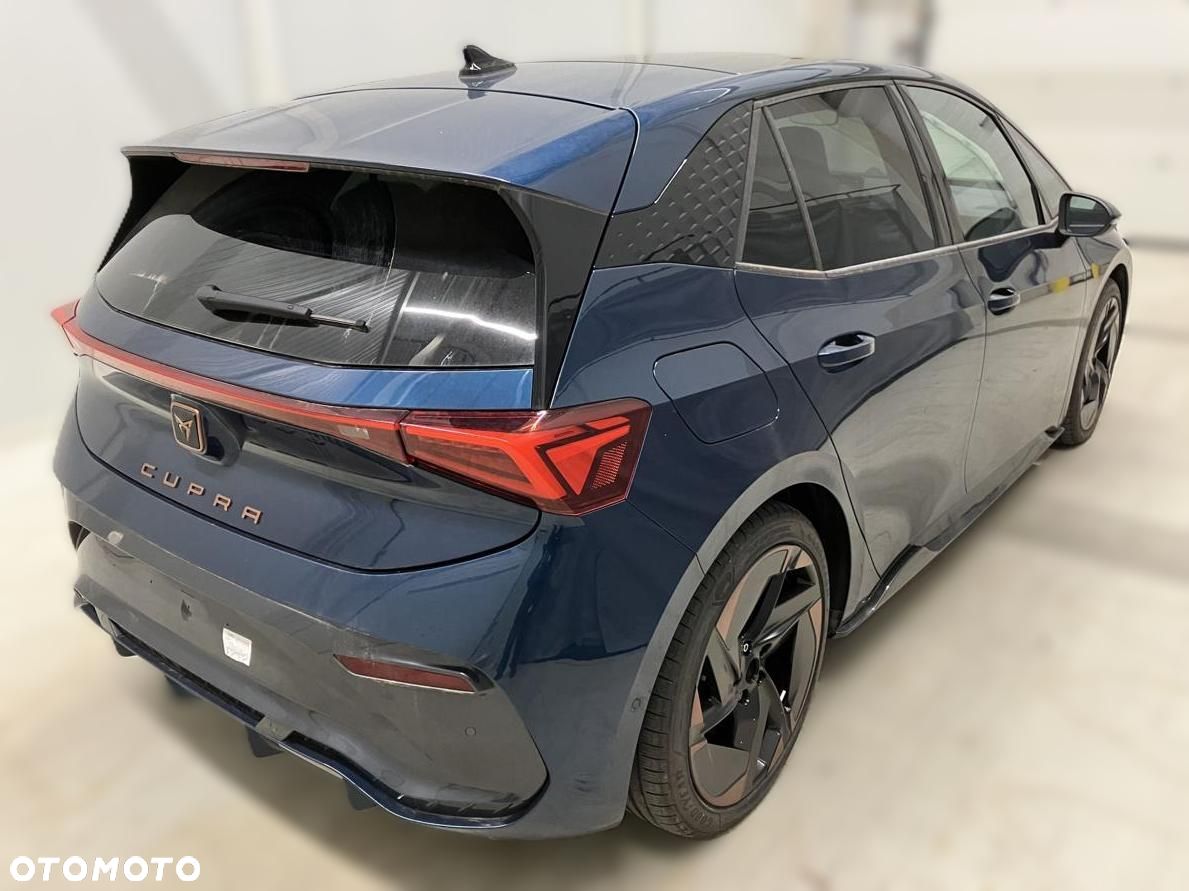 KLAPA BAGAZNIKA TYLNA SEAT CUPRA BORN 22R - 1