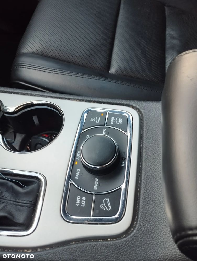 Jeep Grand Cherokee 5.7 V8 Overland - 26