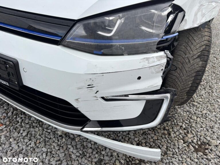 Volkswagen Golf - 6