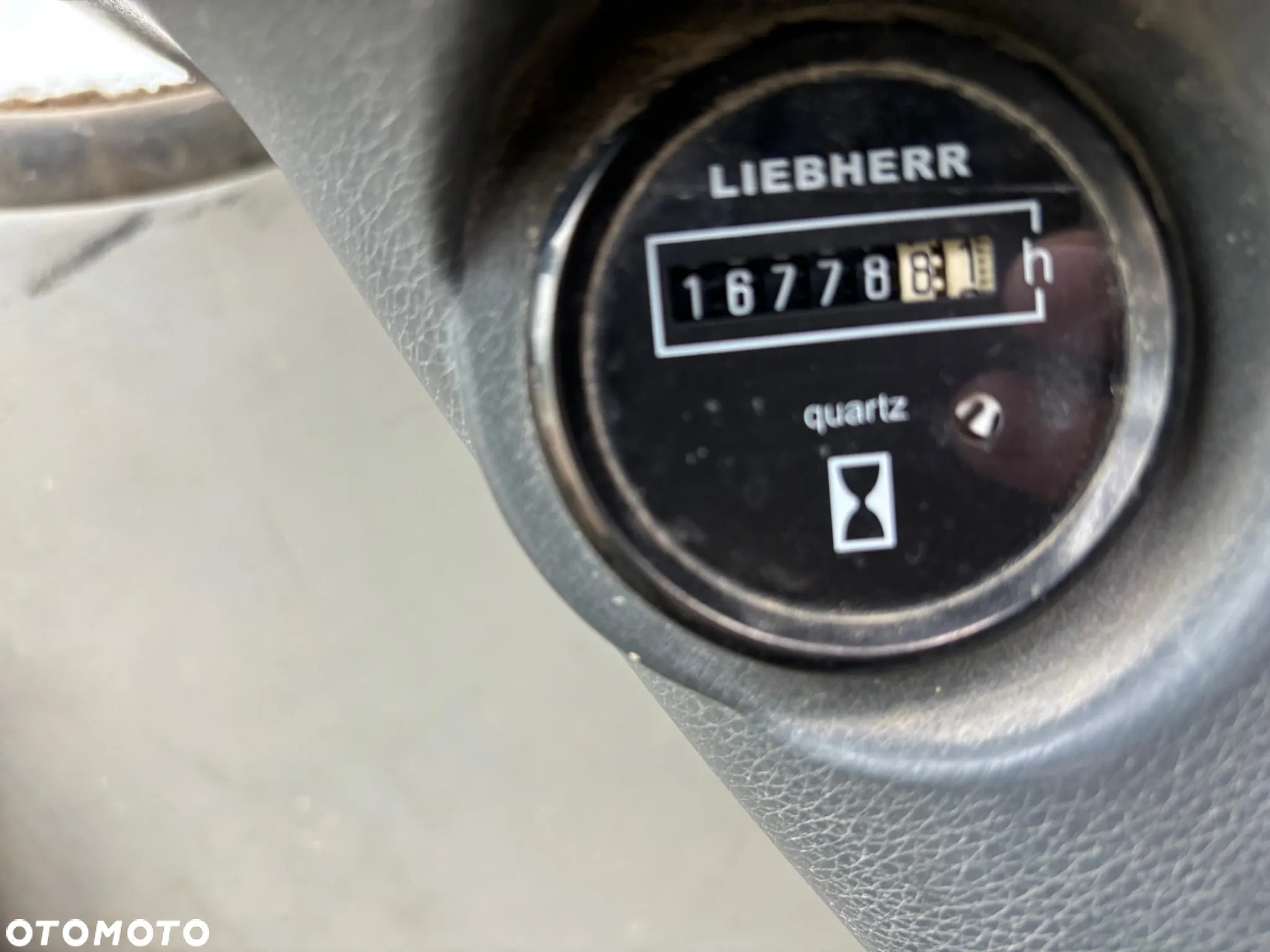 Liebherr A316 z 2004r. / 3 łyżki / podpory / pług - 22