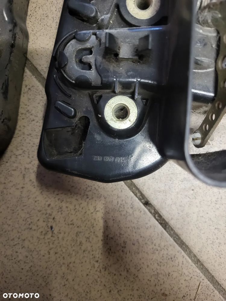 ZAMEK DRZWI PRZESUWNYCH VW T5 CADDY 7H0843604 - 2