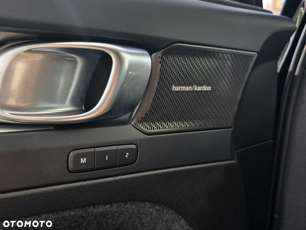 Volvo XC 40 B3 B DKG Plus Black Edition - 15