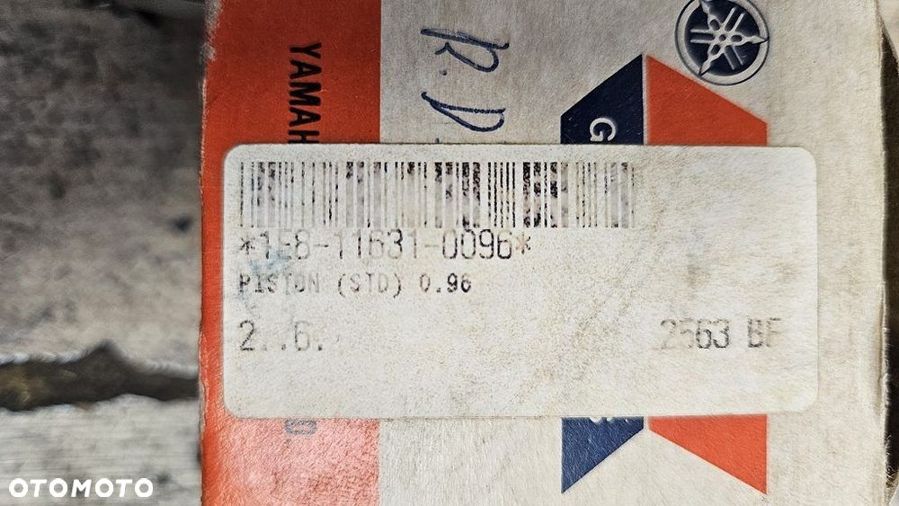 Oryginalny Tłok Yamaha RD200 (STD)  1E8-11631-00-96 - 2