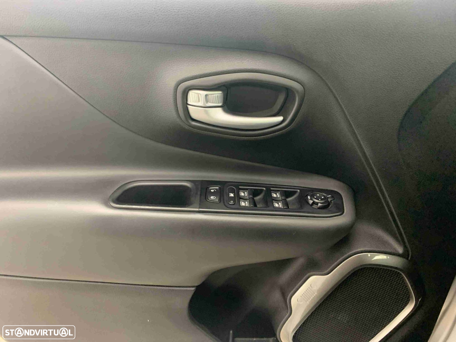 Jeep Renegade 1.6 MJD Limited - 10
