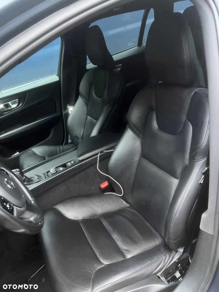 Volvo V60 T5 AWD Momentum - 14