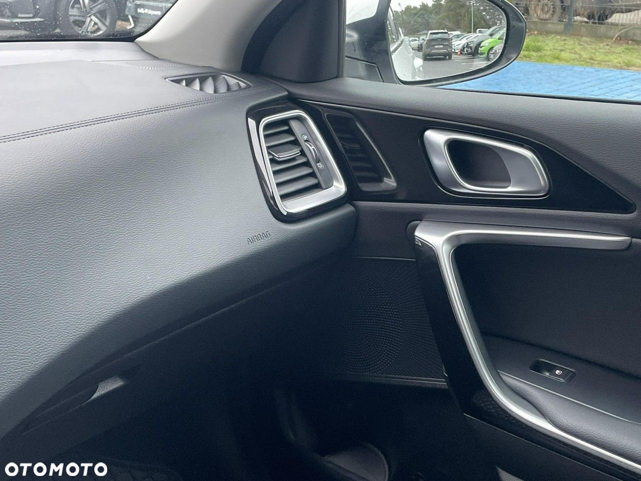 Kia XCeed - 28