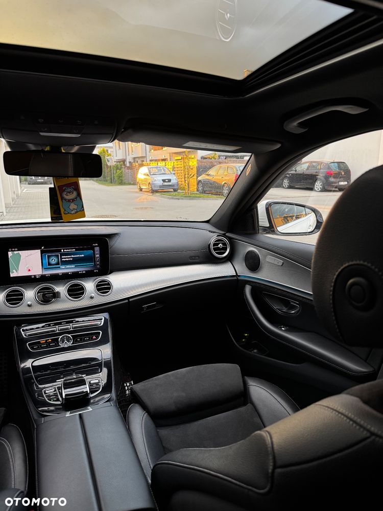 Mercedes-Benz Klasa E 220 d 4-Matic 9G-TRONIC - 20