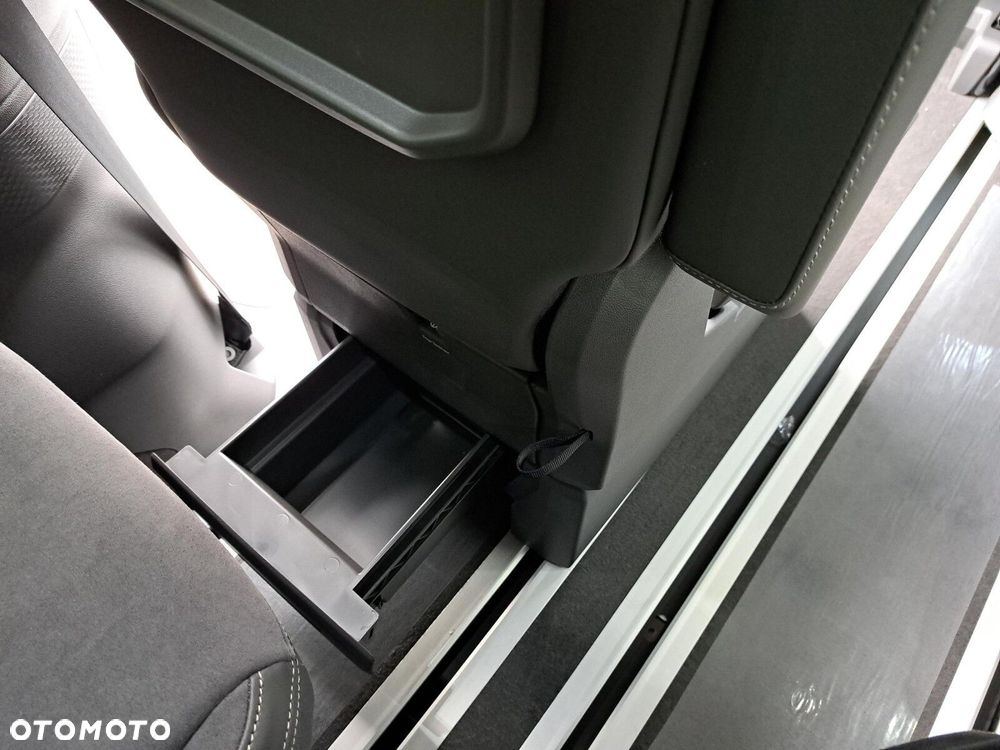 Volkswagen Multivan - 26